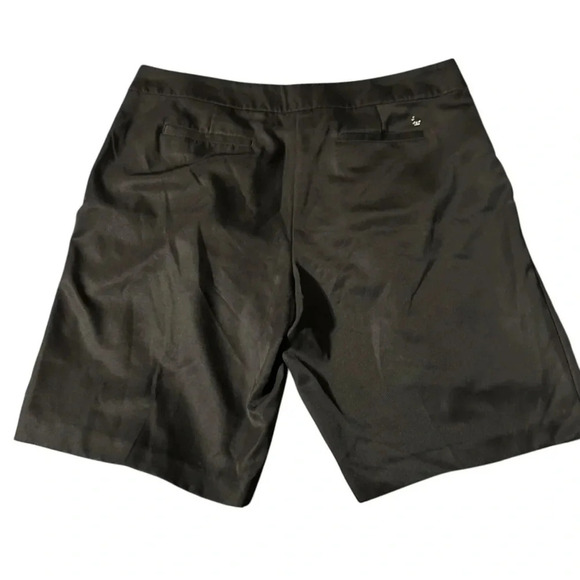 Izod Golf women's size 18 black golf shorts - Picture 2 of 5